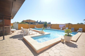 Casa Samuel Mayorazgo con piscina compartida